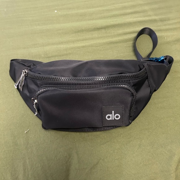 Alo Fanny Pack - Picture 7 of 13